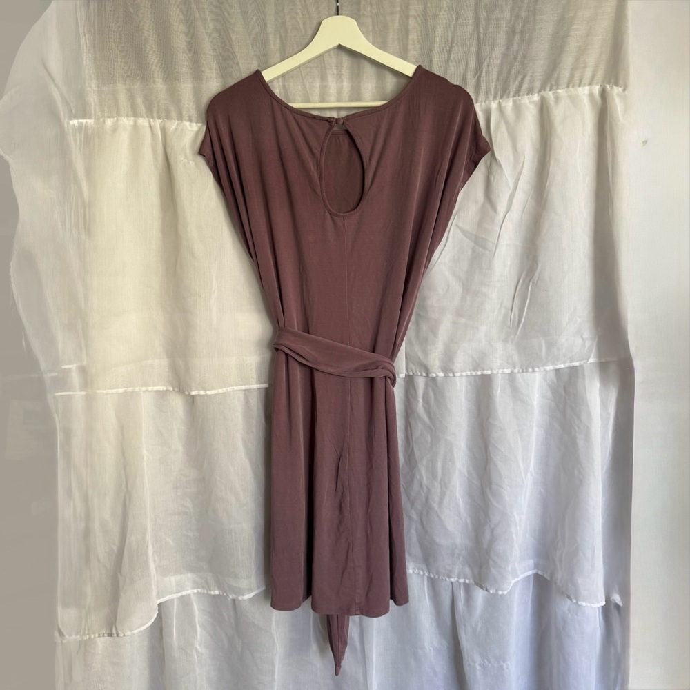 Grace & Lace Key Hole Dress - Picture 2 of 6